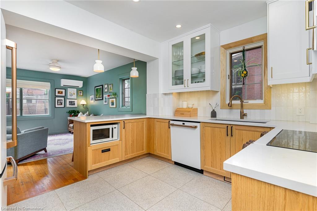 48 Eastbourne Avenue Property Photo 15