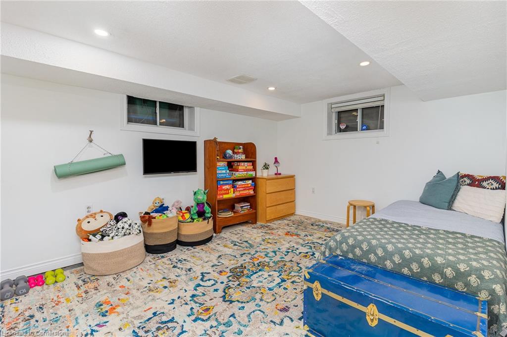 48 Eastbourne Avenue Property Photo 41