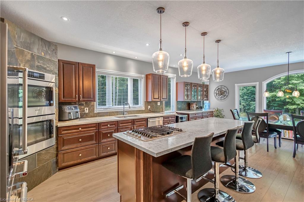 156 St Johns Road W Property Photo 11