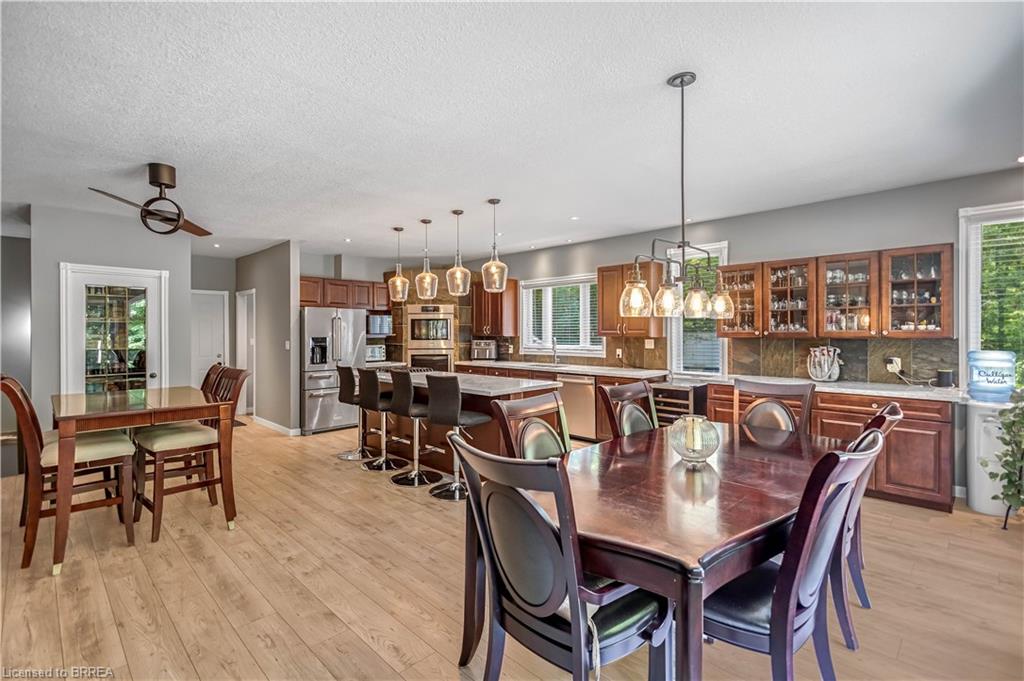 156 St Johns Road W Property Photo 14