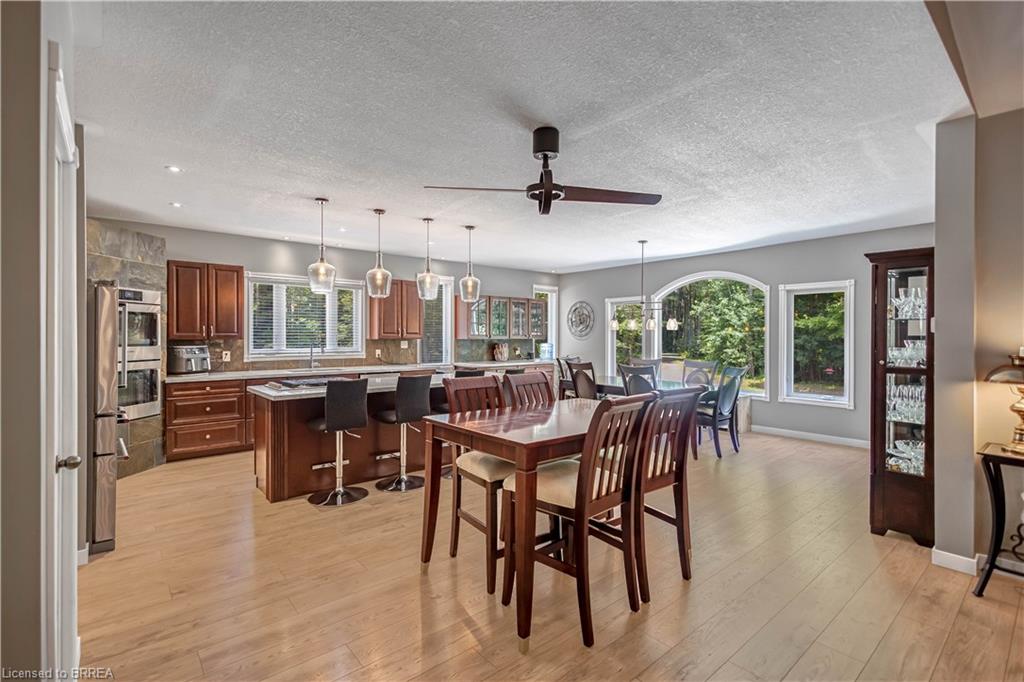 156 St Johns Road W Property Photo 15