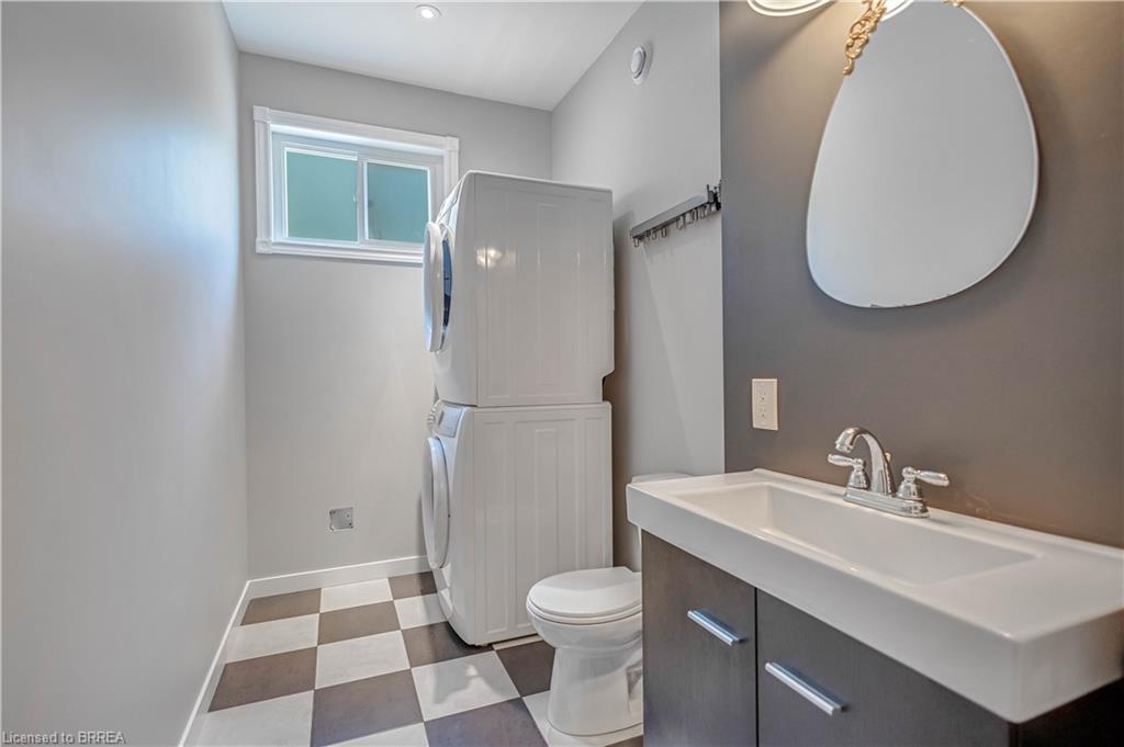 156 St Johns Road W Property Photo 28