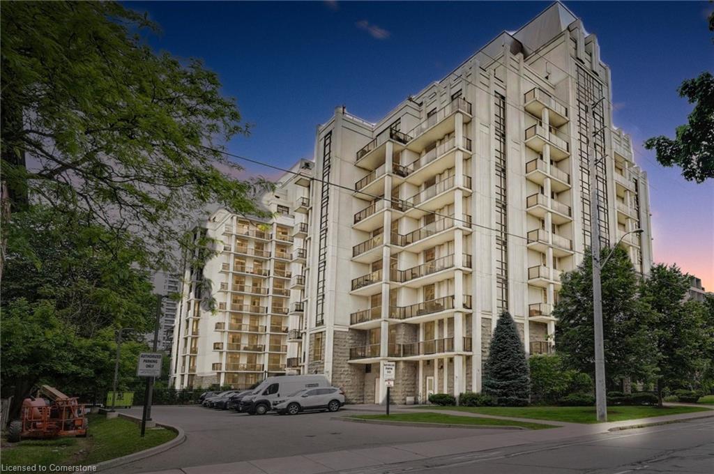 304-90 Charlton Avenue W Property Photo 1