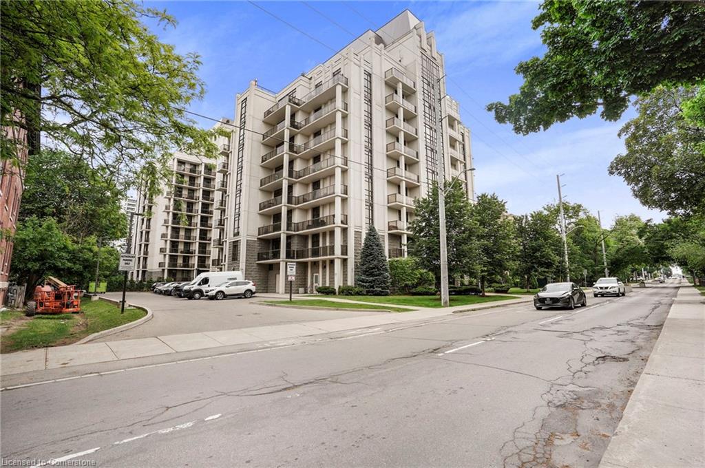 304-90 Charlton Avenue W Property Photo 2