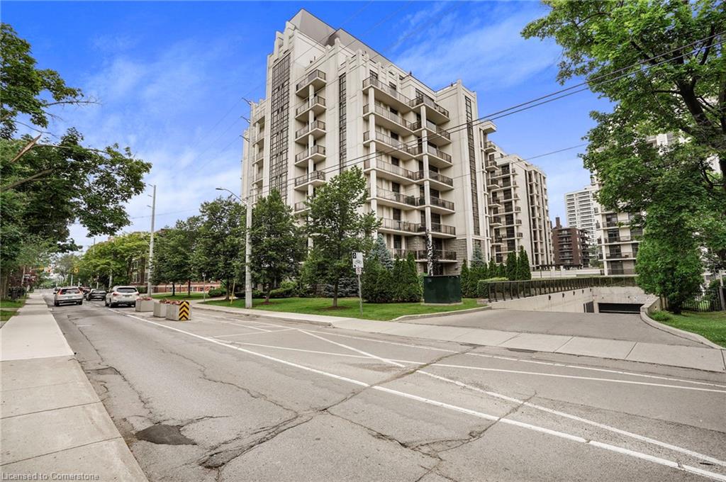 304-90 Charlton Avenue W Property Photo 4