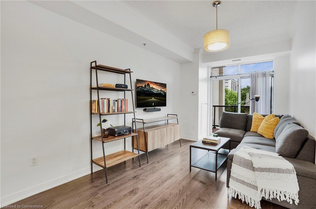 304-90 Charlton Avenue W Property Photo 8