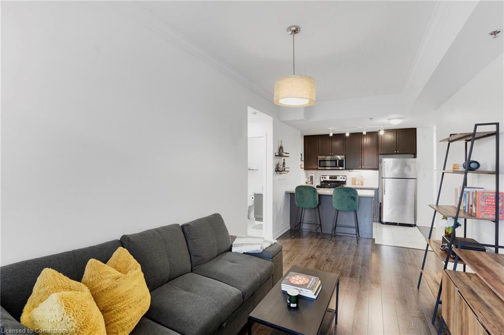 304-90 Charlton Avenue W Property Photo 10