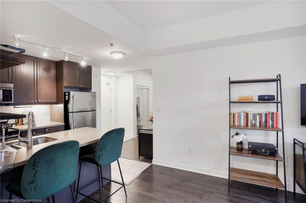 304-90 Charlton Avenue W Property Photo 14