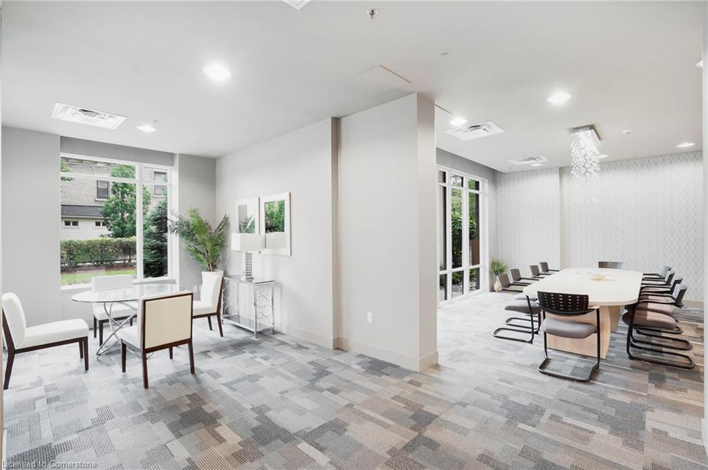 304-90 Charlton Avenue W Property Photo 29