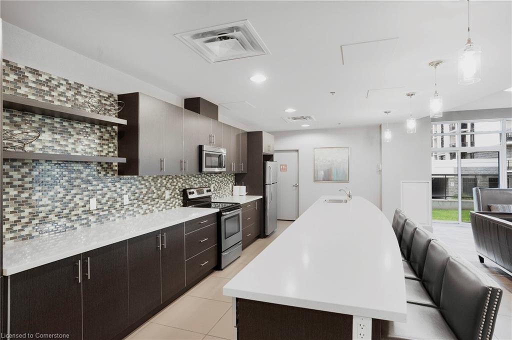 304-90 Charlton Avenue W Property Photo 31