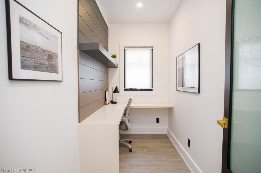 76 Kent Street S Property Photo 15