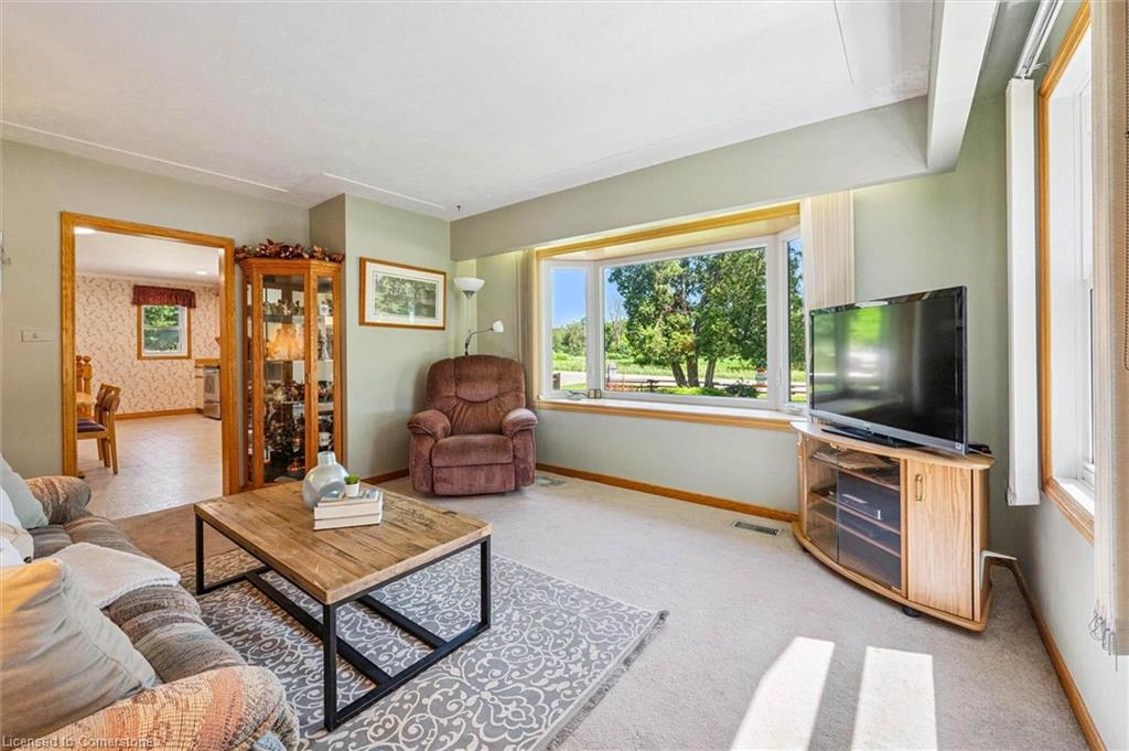 6618 Laird Road W Property Photo 8