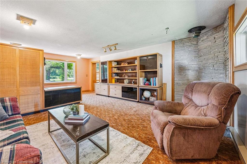 6618 Laird Road W Property Photo 10