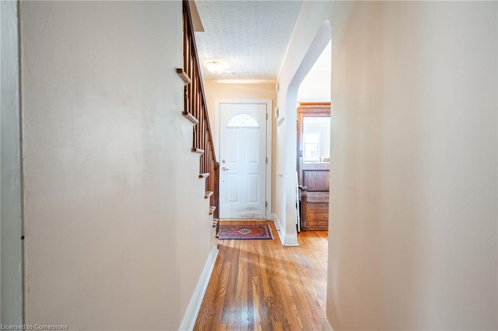 580 Emerald Street Property Photo 8