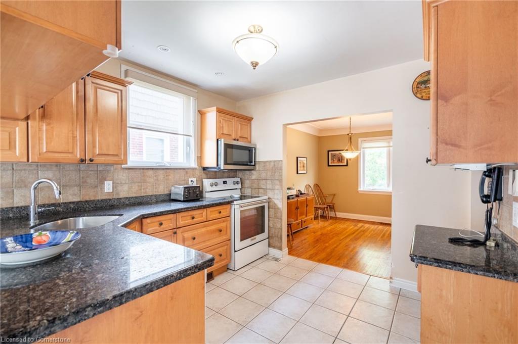 580 Emerald Street Property Photo 12