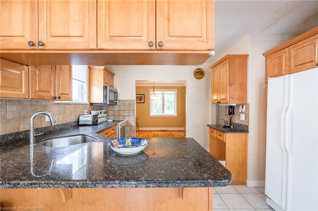 580 Emerald Street Property Photo 13