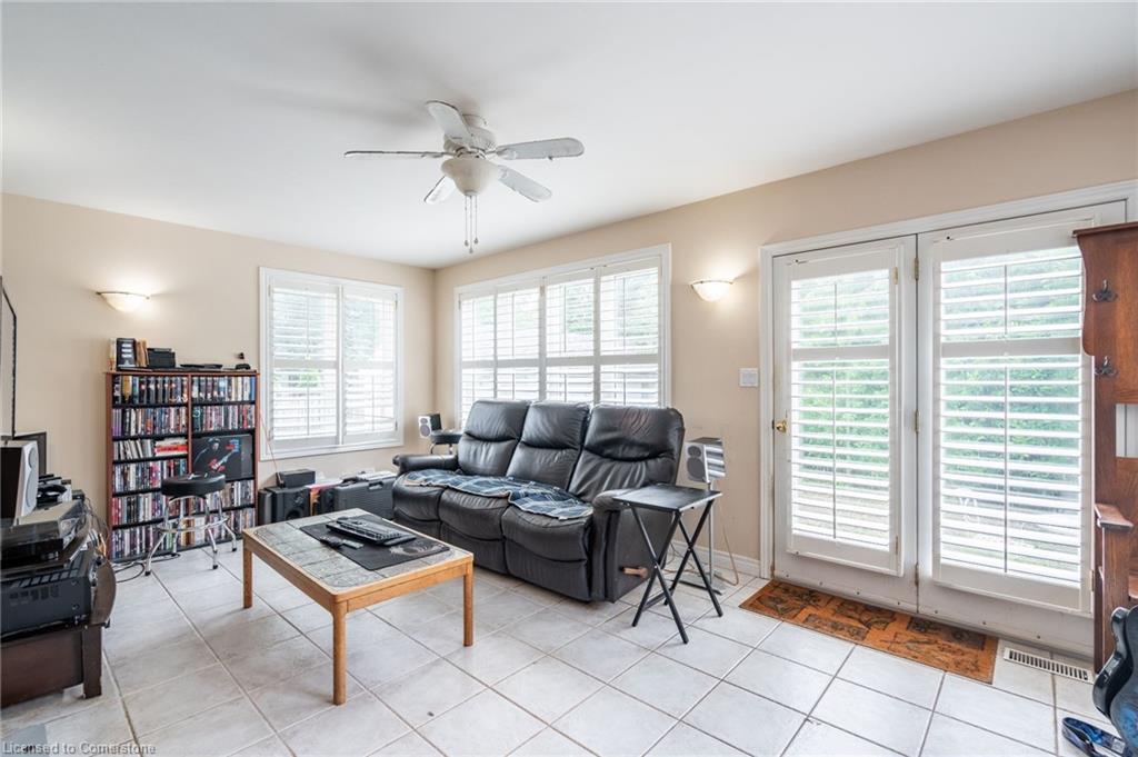 580 Emerald Street Property Photo 14