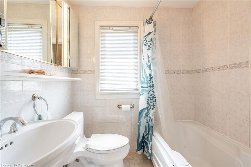 580 Emerald Street Property Photo 20