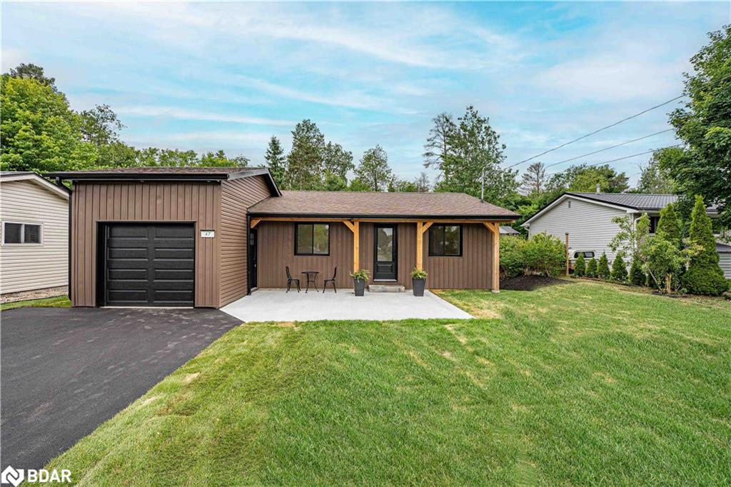 47 Sandsprings Crescent Property Photo 1