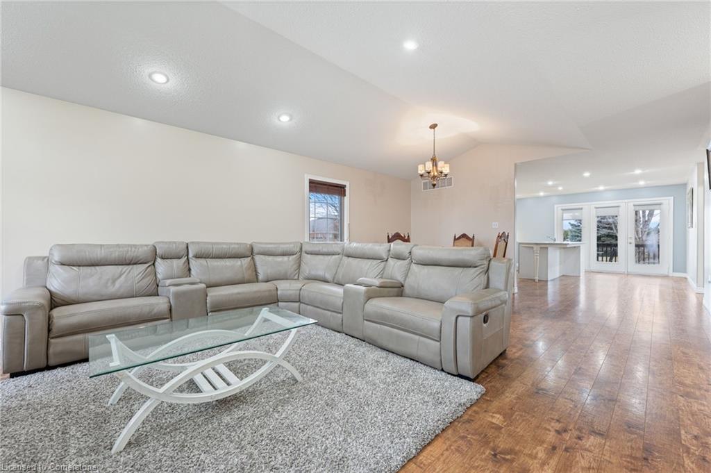 332 Duncombe Road Property Photo 6