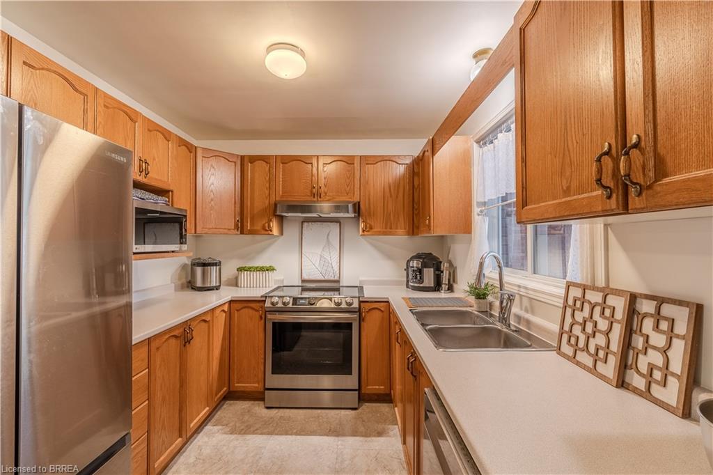 47-1030 Colborne Street Property Photo 5