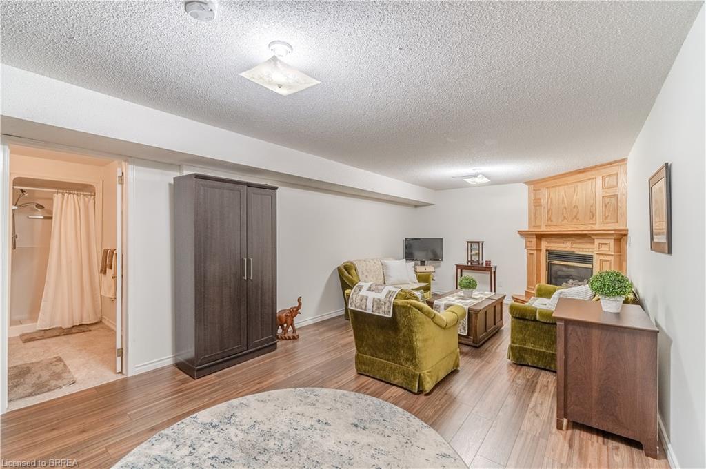 47-1030 Colborne Street Property Photo 17
