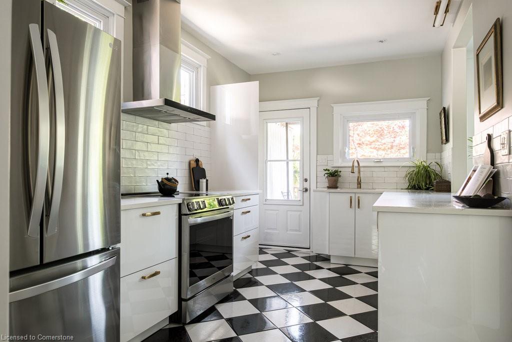 39 Maplewood Avenue Property Photo 12