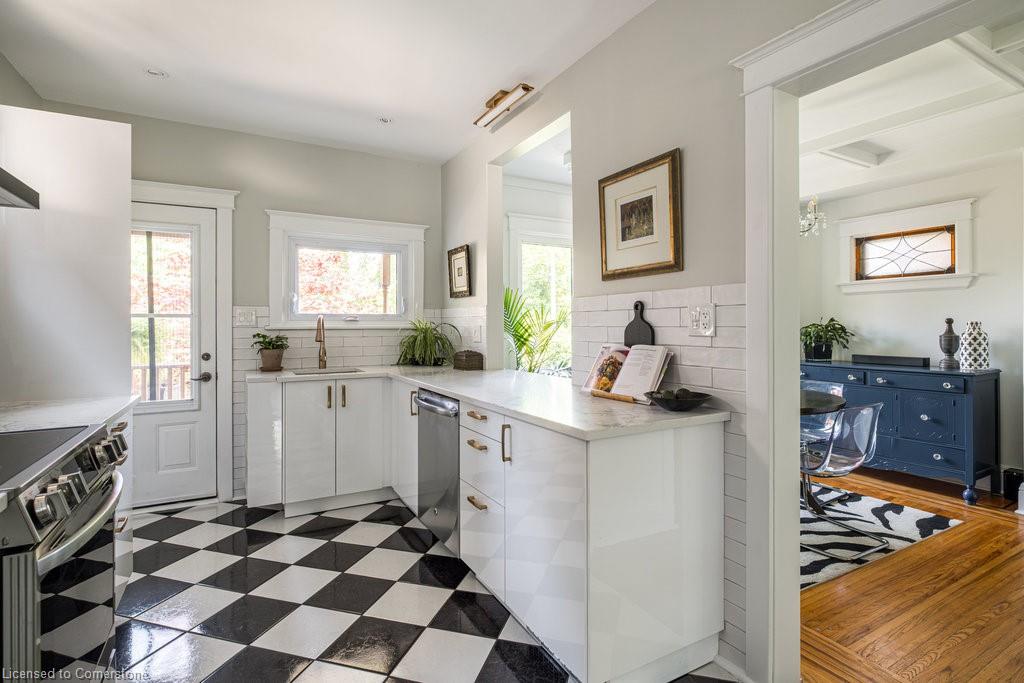 39 Maplewood Avenue Property Photo 14
