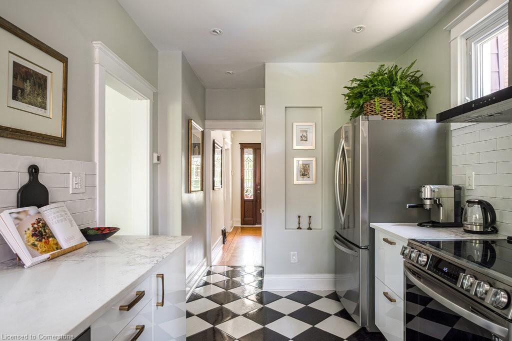 39 Maplewood Avenue Property Photo 18
