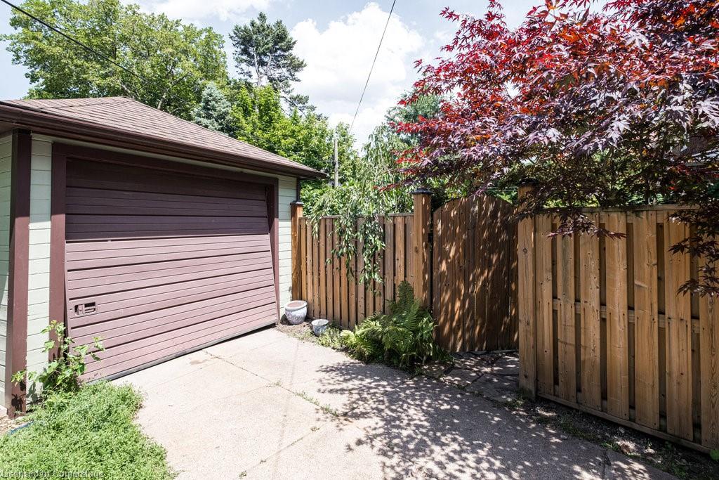 39 Maplewood Avenue Property Photo 41