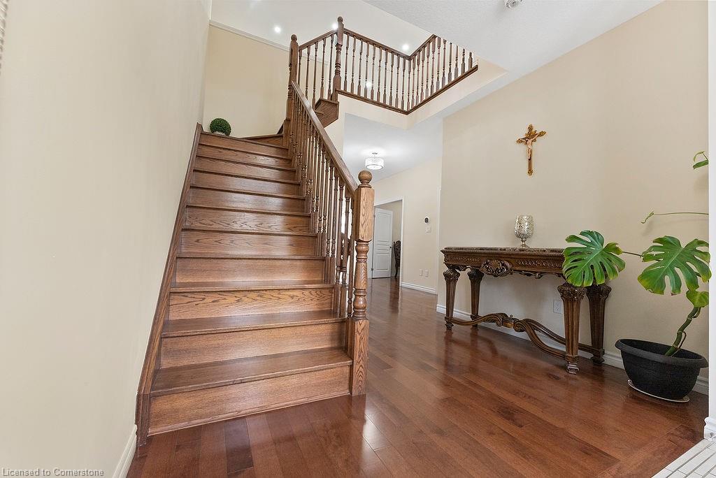 67 Bellroyal Crescent Property Photo 4