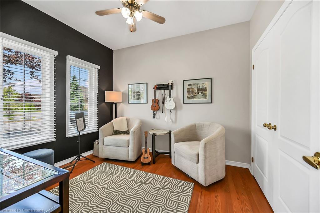 34 Abbotsford Trail Property Photo 5