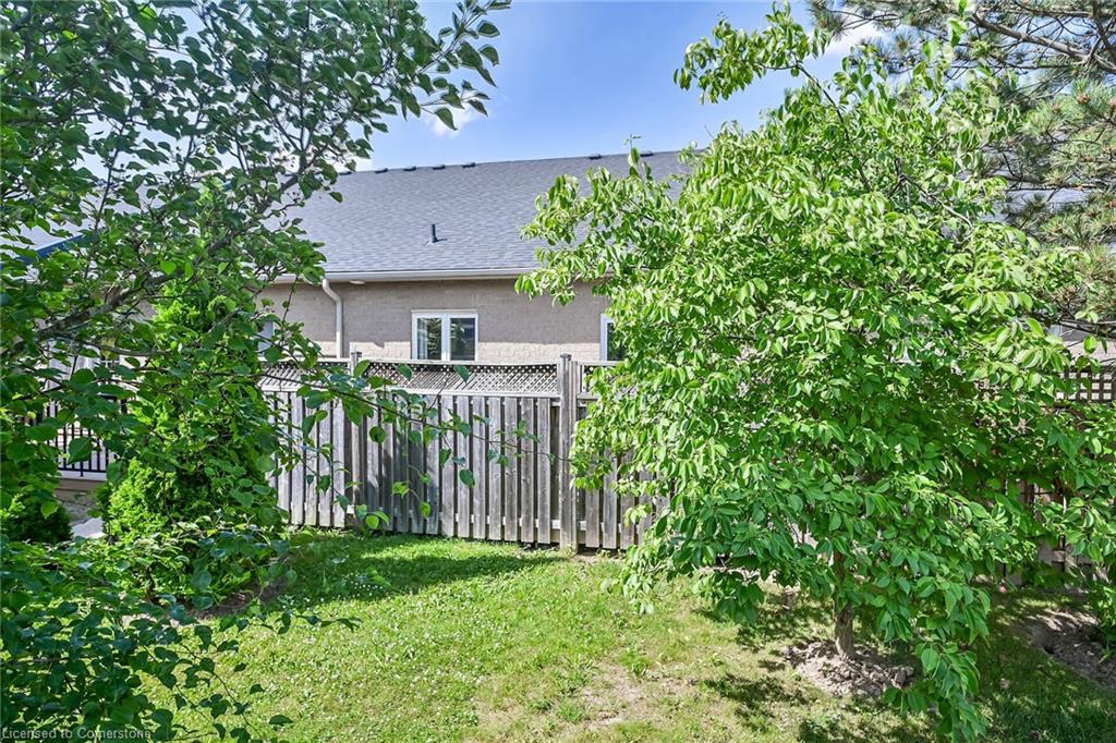 34 Abbotsford Trail Property Photo 33