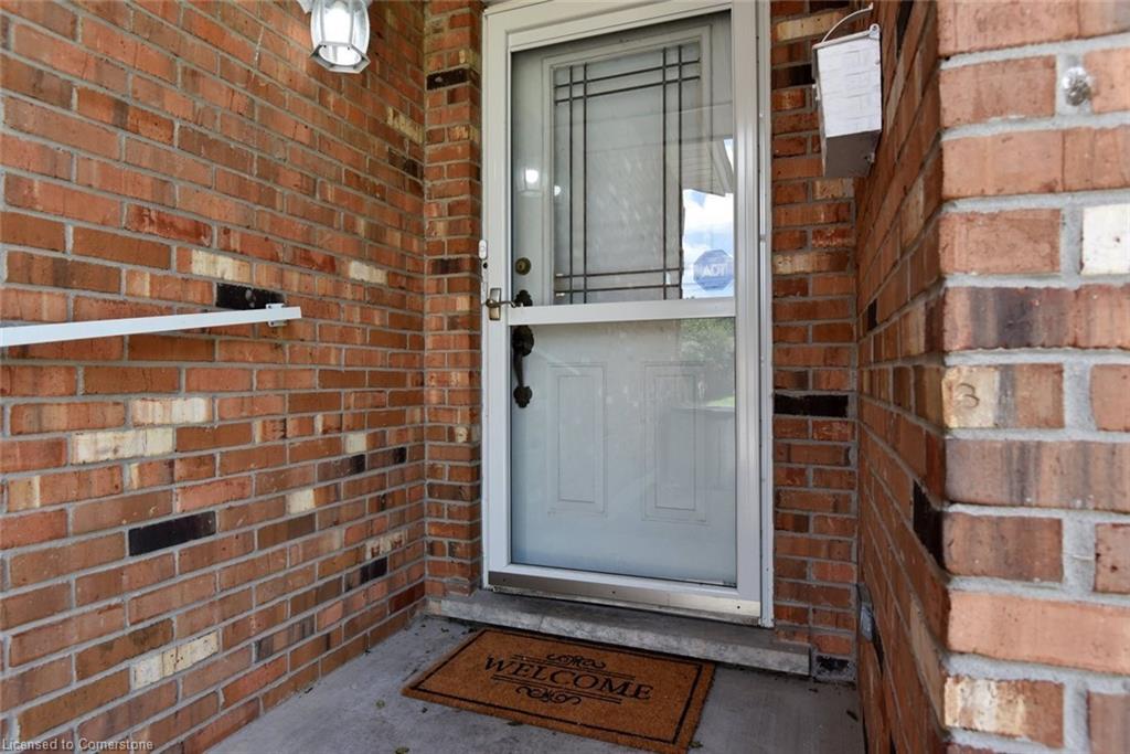 18 Clara Crescent Property Photo 4