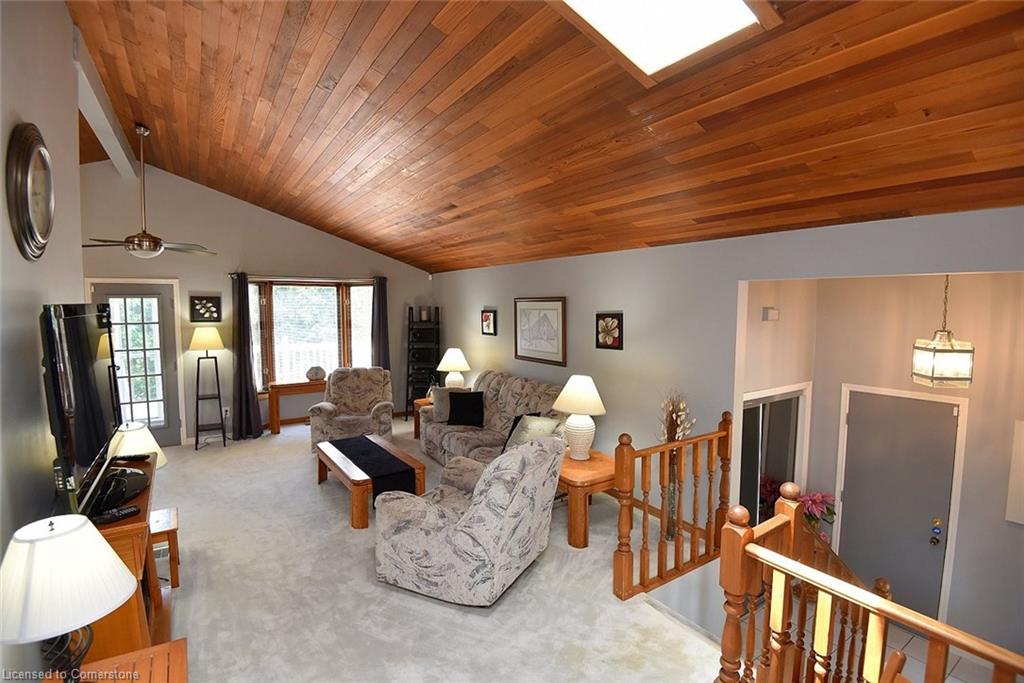 18 Clara Crescent Property Photo 6