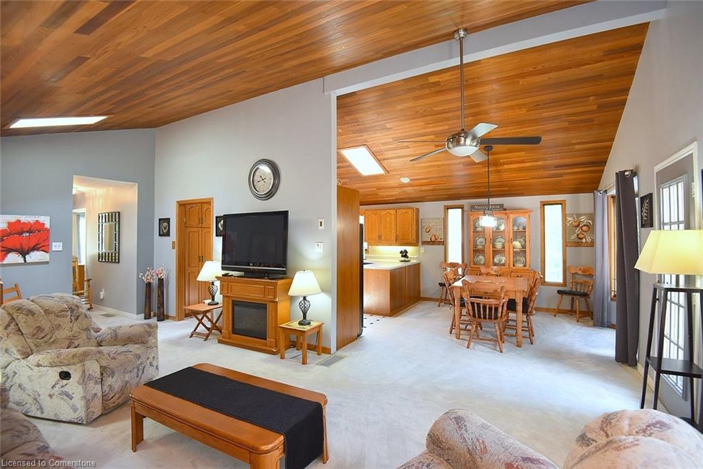 18 Clara Crescent Property Photo 9