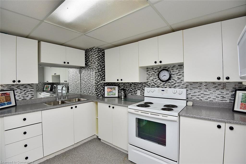 18 Clara Crescent Property Photo 33