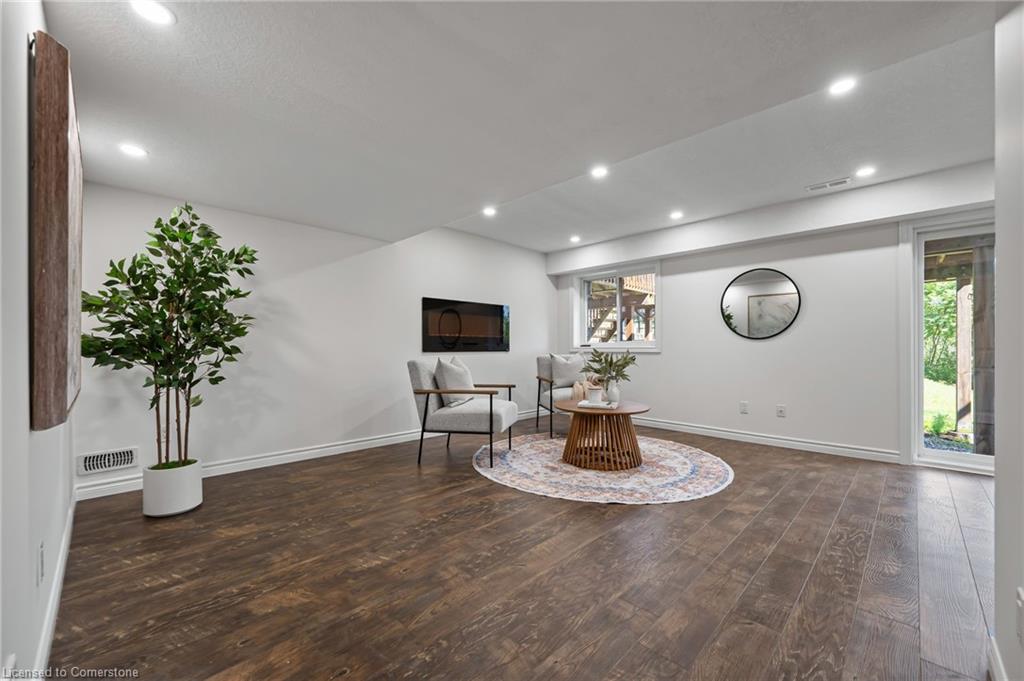 D16-6 Upper Mercer Street Property Photo 34