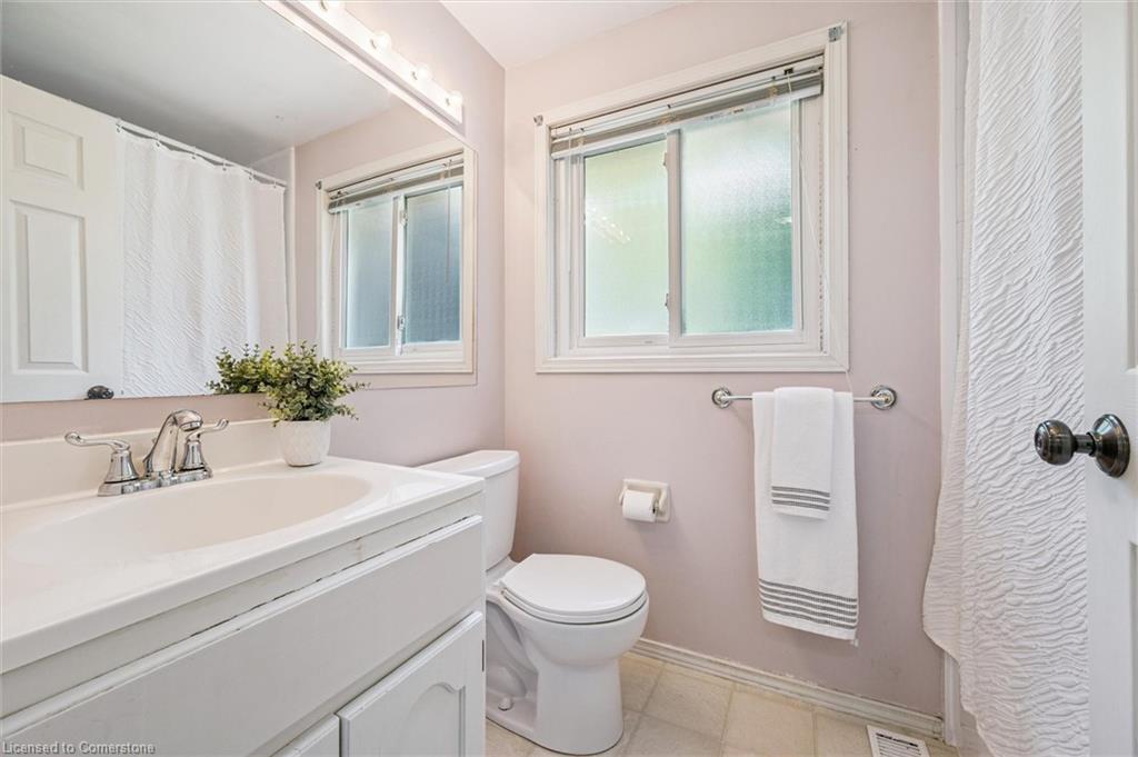 17 Springdale Boulevard Property Photo 25