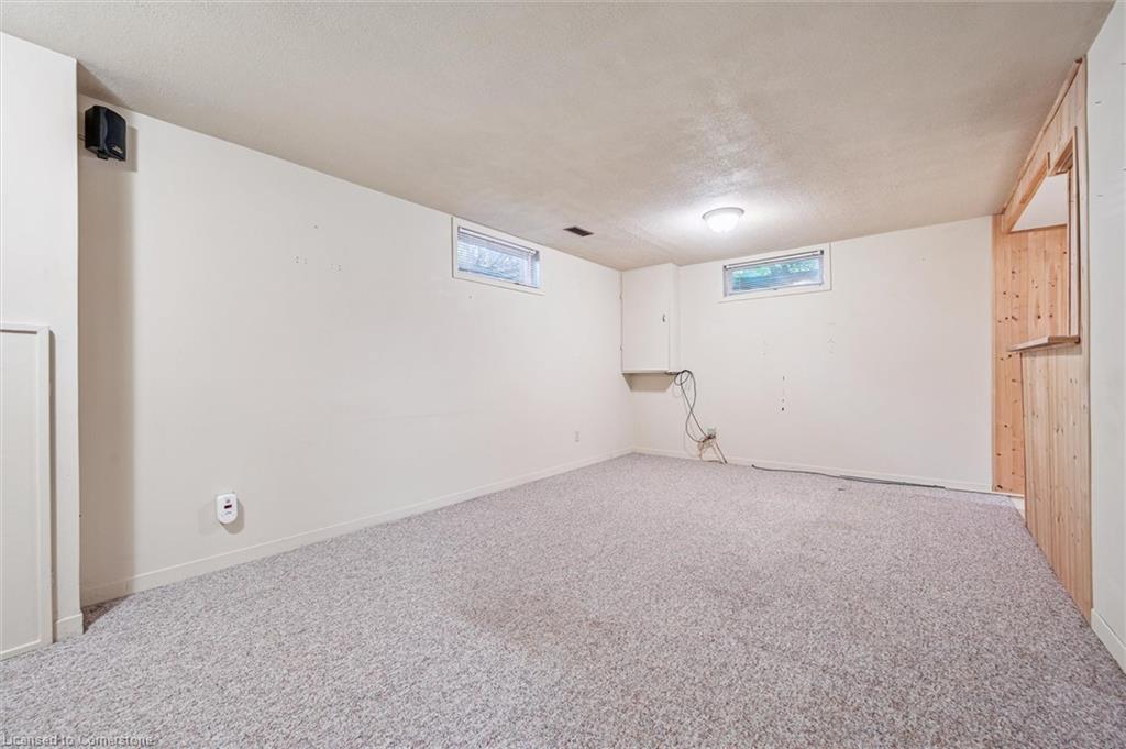 17 Springdale Boulevard Property Photo 31