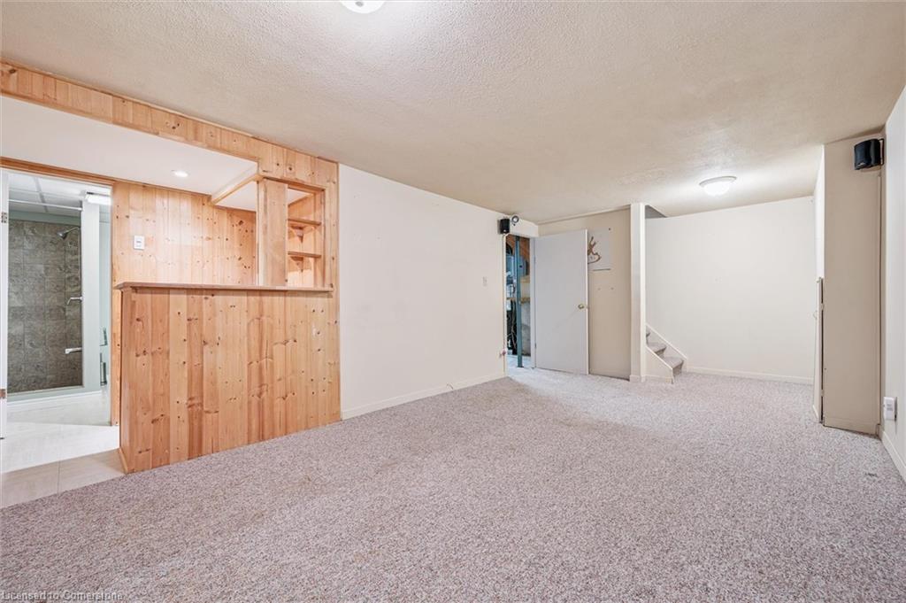 17 Springdale Boulevard Property Photo 32