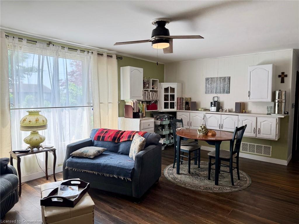 30 Bee Street Property Photo 3