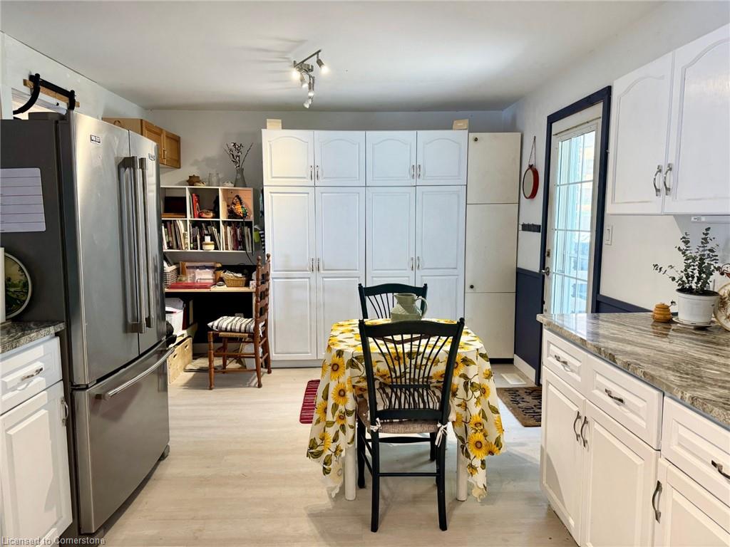 30 Bee Street Property Photo 6