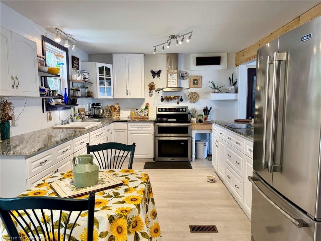 30 Bee Street Property Photo 7
