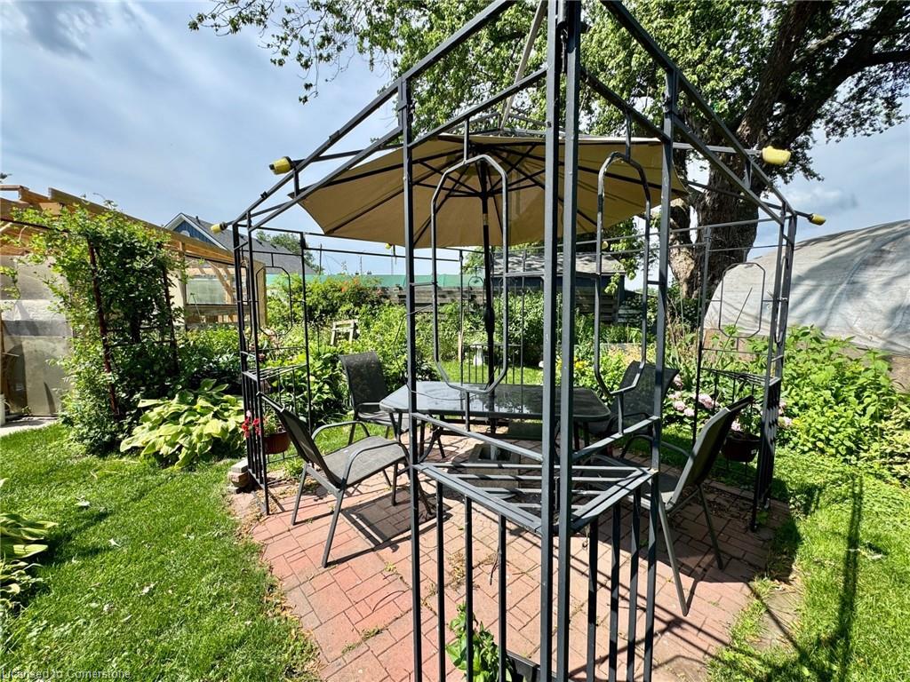 30 Bee Street Property Photo 32