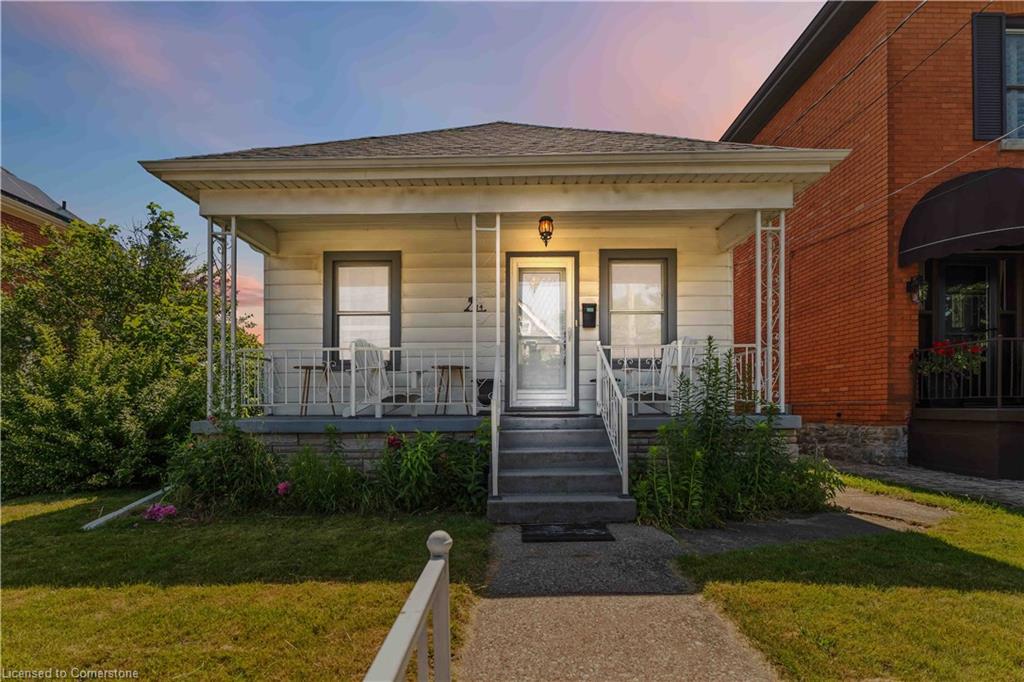 514 Catharine Street N Property Photo 1