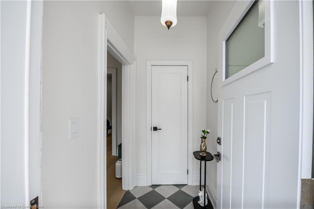 280 Emerald Street N Property Photo 5