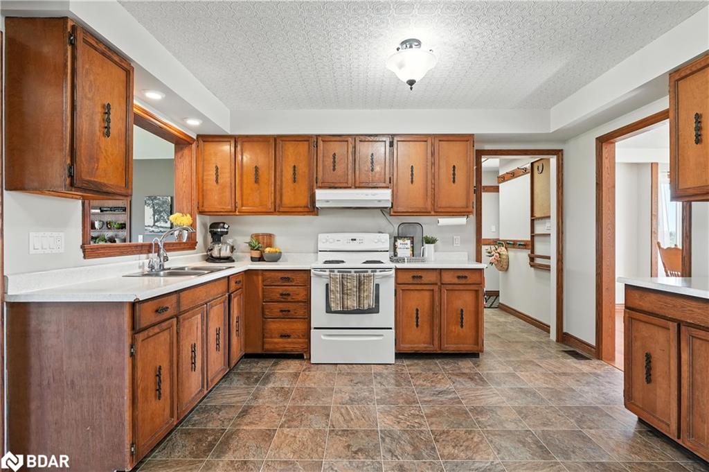 558 Line 1 S Property Photo 8