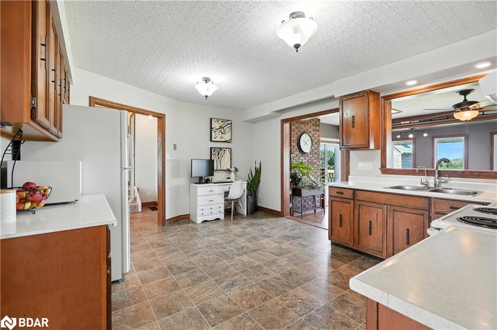 558 Line 1 S Property Photo 10