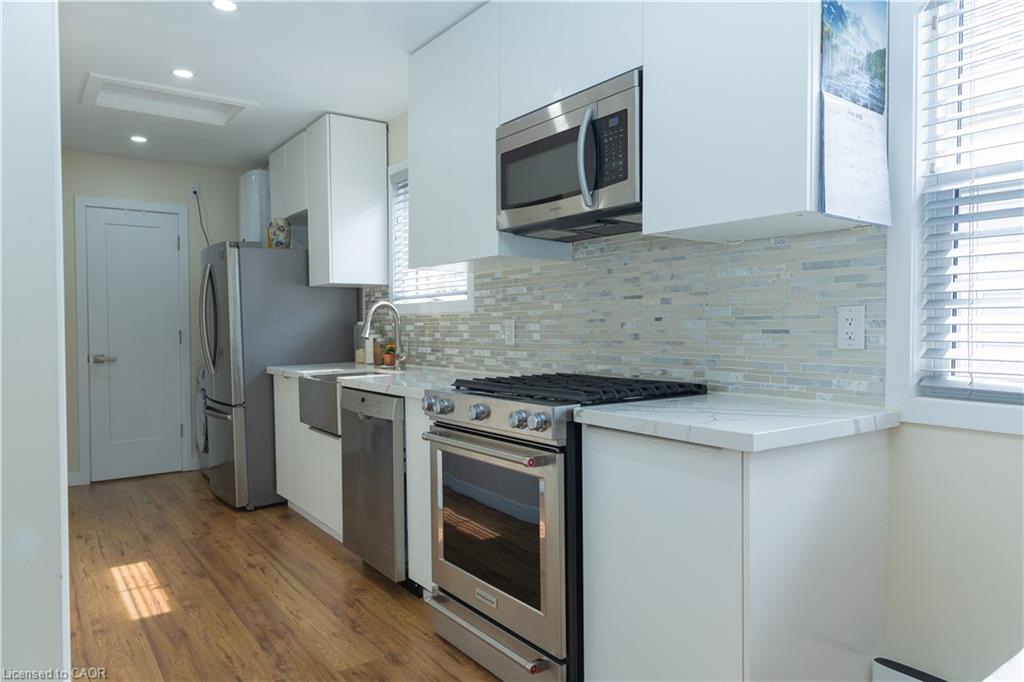 31 Newlands Avenue Property Photo 4
